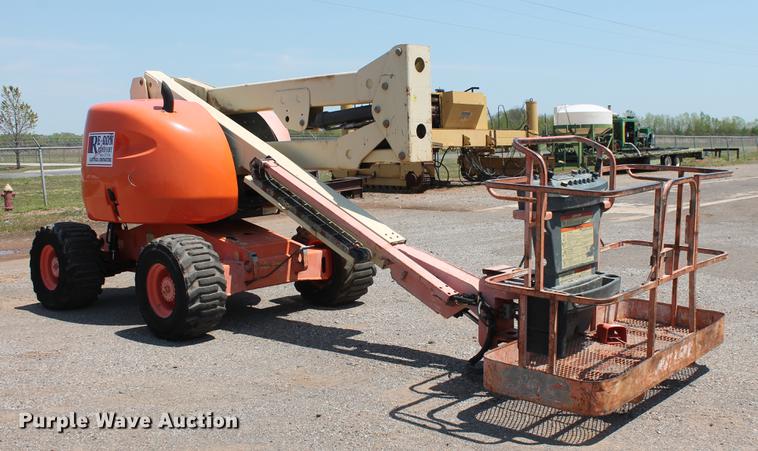 image for item DB5205 2000 JLG 450A boom lift