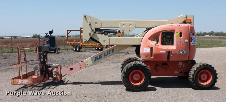 image for item DB5205 2000 JLG 450A boom lift