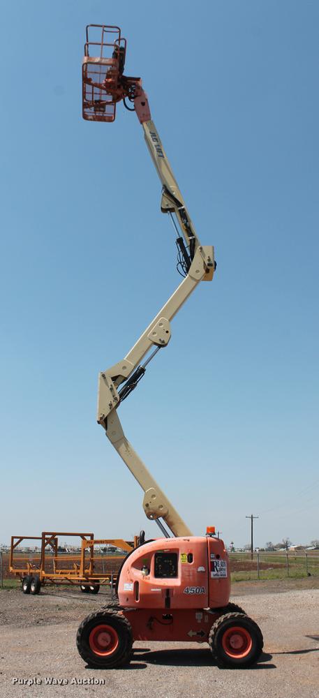 image for item DB5205 2000 JLG 450A boom lift