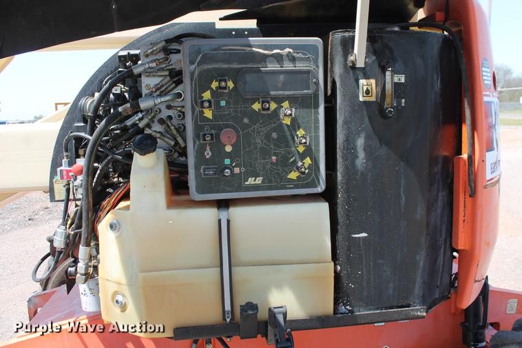 image for item DB5205 2000 JLG 450A boom lift