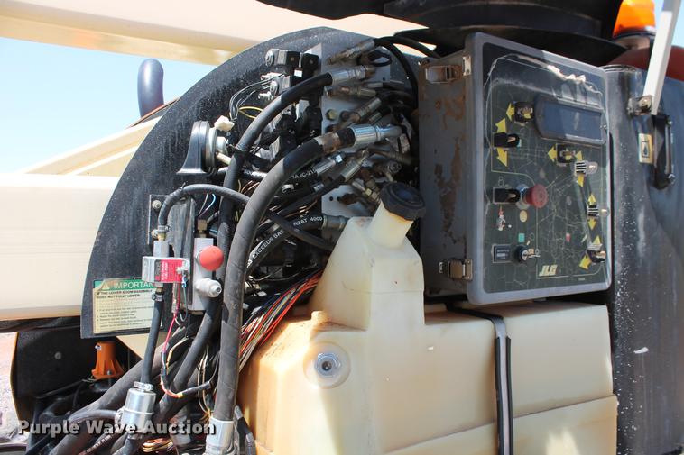 image for item DB5205 2000 JLG 450A boom lift