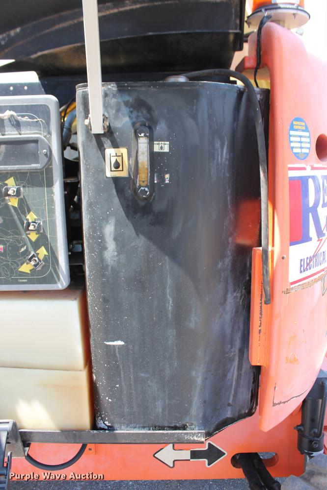 image for item DB5205 2000 JLG 450A boom lift