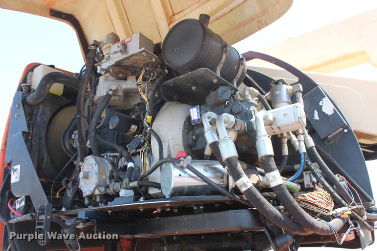 image for item DB5205 2000 JLG 450A boom lift