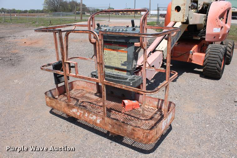 image for item DB5205 2000 JLG 450A boom lift