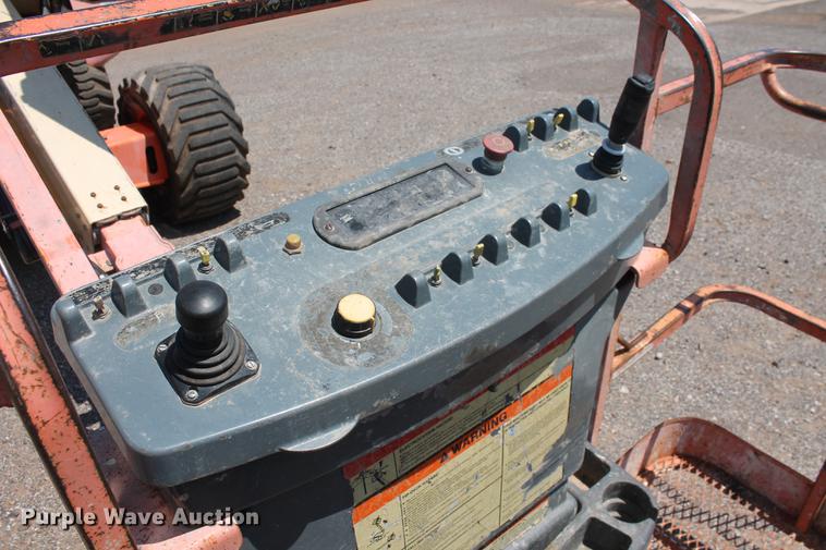 image for item DB5205 2000 JLG 450A boom lift