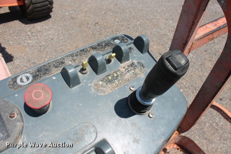 image for item DB5205 2000 JLG 450A boom lift