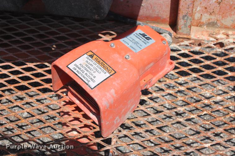 image for item DB5205 2000 JLG 450A boom lift