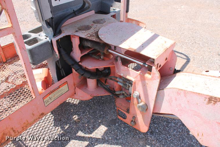 image for item DB5205 2000 JLG 450A boom lift