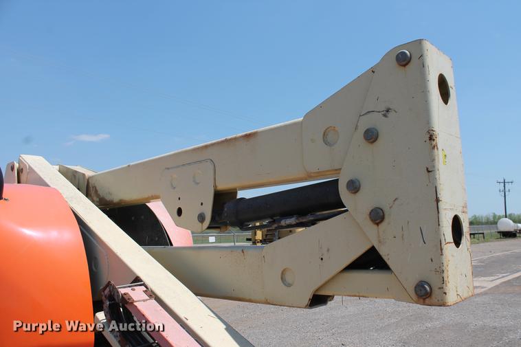 image for item DB5205 2000 JLG 450A boom lift