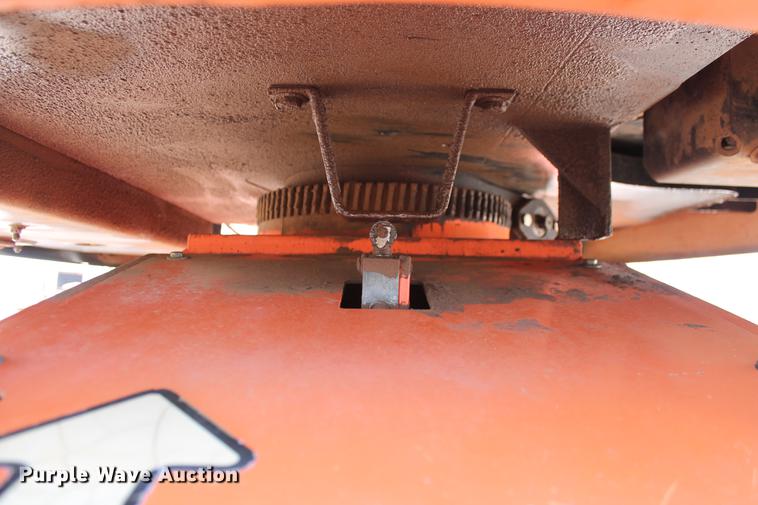 image for item DB5205 2000 JLG 450A boom lift