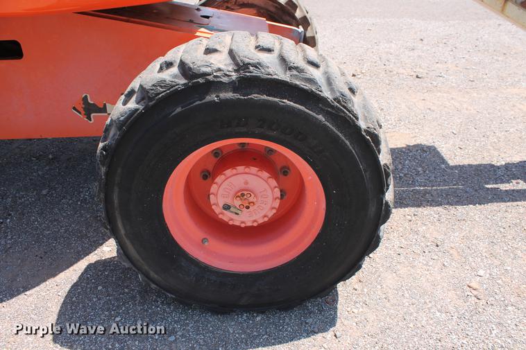 image for item DB5205 2000 JLG 450A boom lift