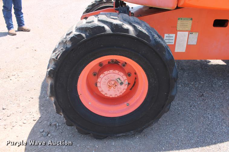 image for item DB5205 2000 JLG 450A boom lift