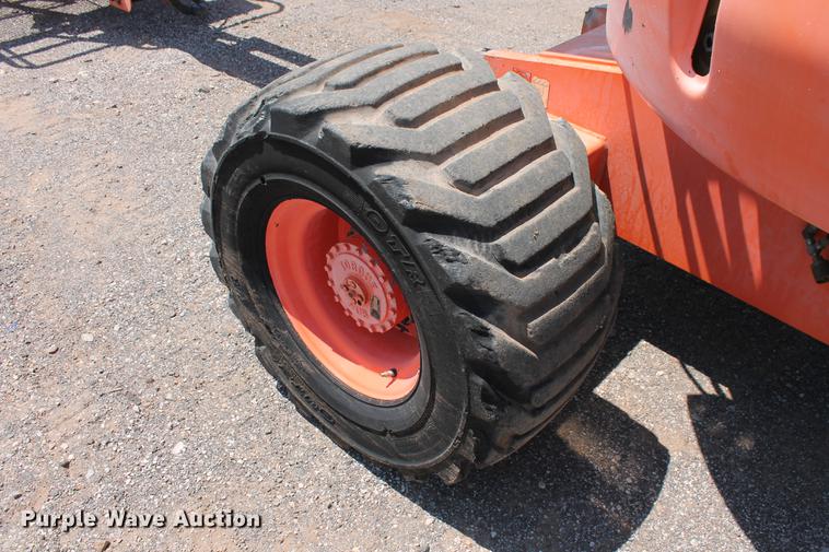 image for item DB5205 2000 JLG 450A boom lift