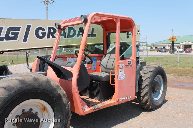 image for item DB5206 2004 JLG Gradall G9-43A telehandler