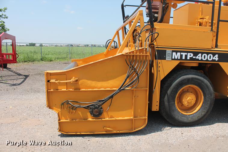 image for item DB5207 1999 CMI MTP4004CP concrete placer