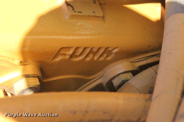 image for item DB5207 1999 CMI MTP4004CP concrete placer