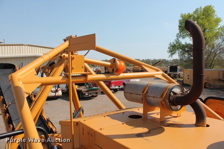 image for item DB5207 1999 CMI MTP4004CP concrete placer