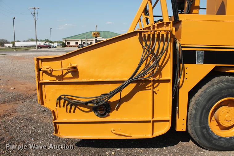 image for item DB5207 1999 CMI MTP4004CP concrete placer