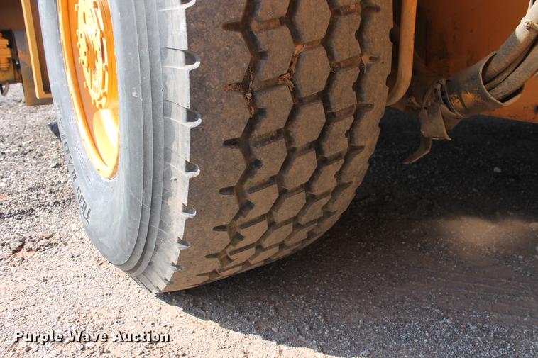 image for item DB5207 1999 CMI MTP4004CP concrete placer