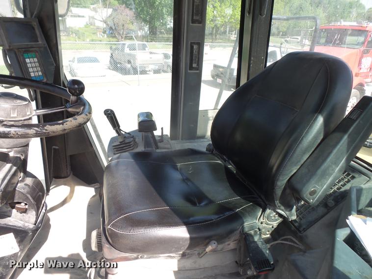 image for item DB6143 2000 Caterpillar 962G wheel loader