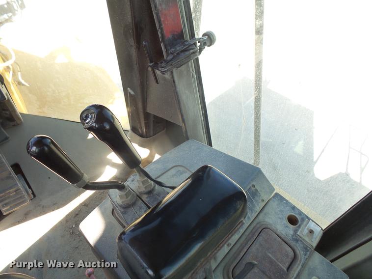 image for item DB6143 2000 Caterpillar 962G wheel loader