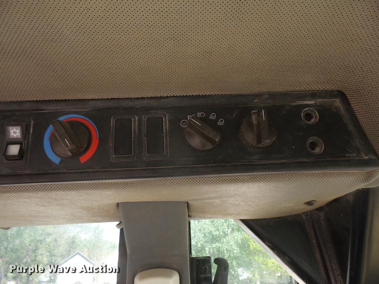 image for item DB6143 2000 Caterpillar 962G wheel loader