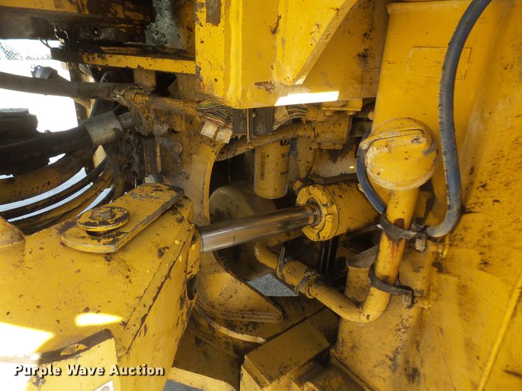 image for item DB6143 2000 Caterpillar 962G wheel loader