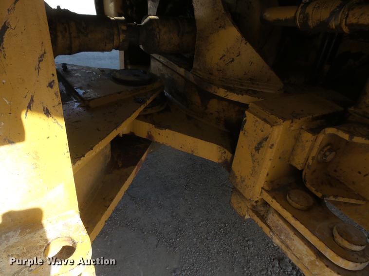 image for item DB6143 2000 Caterpillar 962G wheel loader