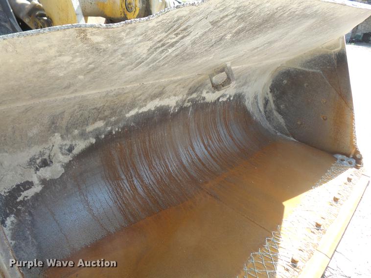 image for item DB6143 2000 Caterpillar 962G wheel loader