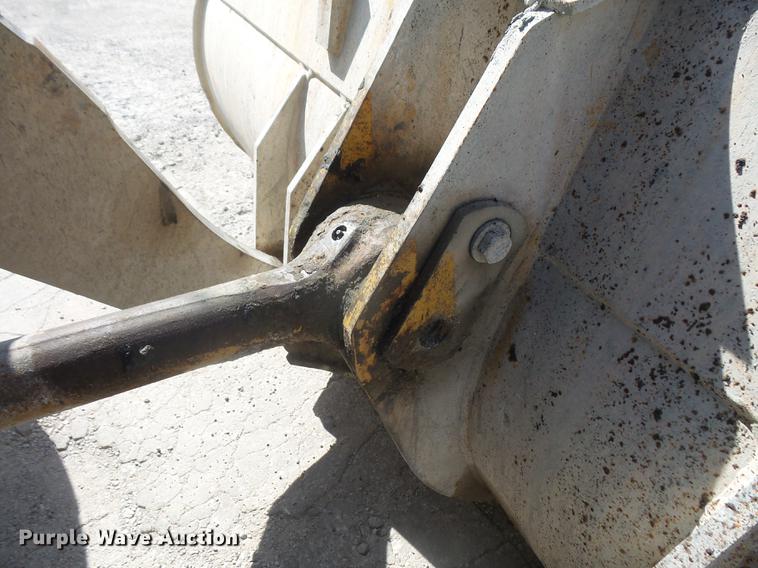 image for item DB6143 2000 Caterpillar 962G wheel loader