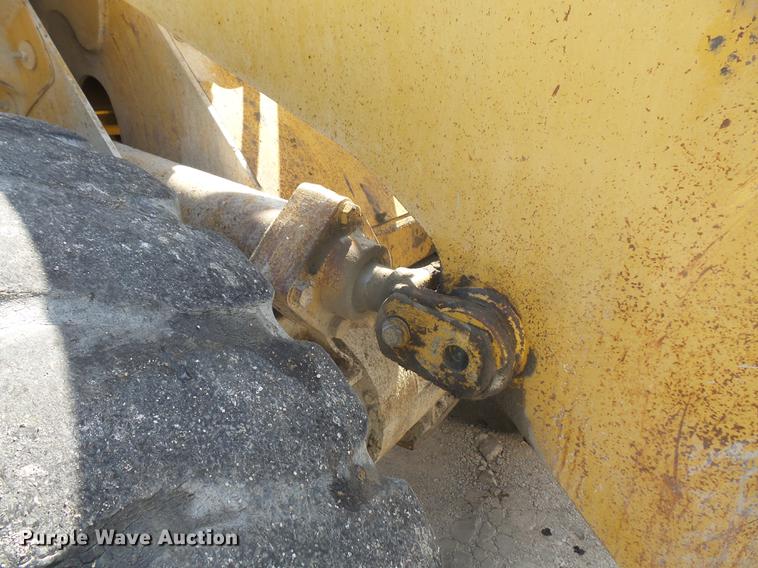 image for item DB6143 2000 Caterpillar 962G wheel loader