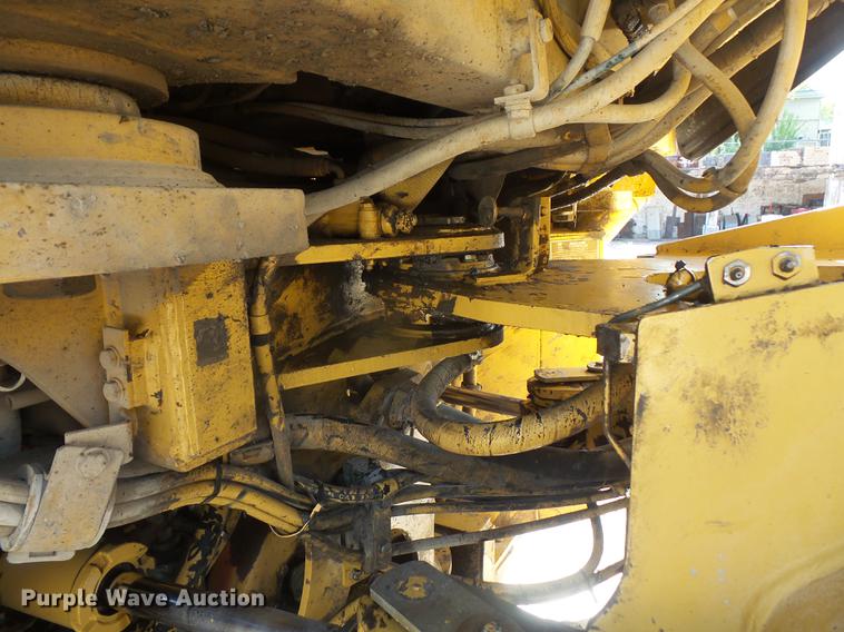 image for item DB6143 2000 Caterpillar 962G wheel loader