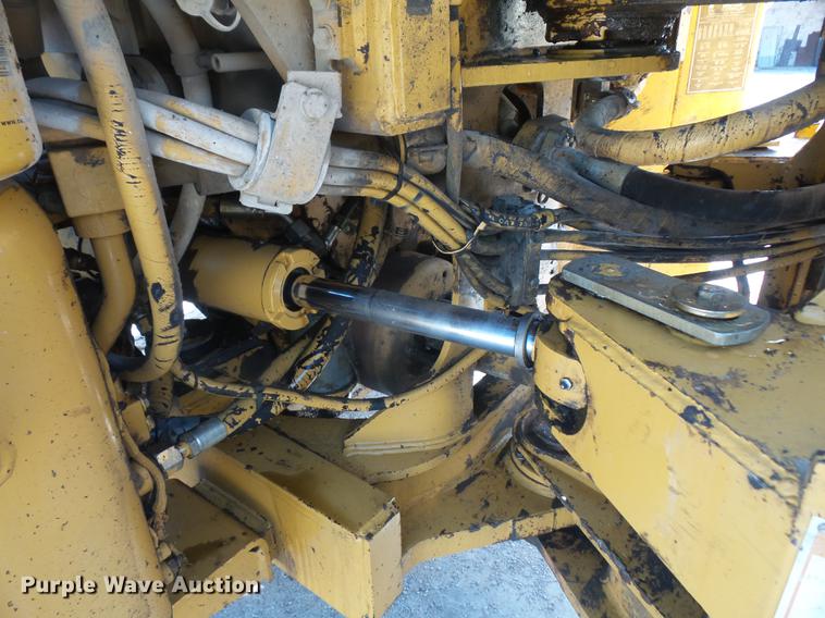 image for item DB6143 2000 Caterpillar 962G wheel loader