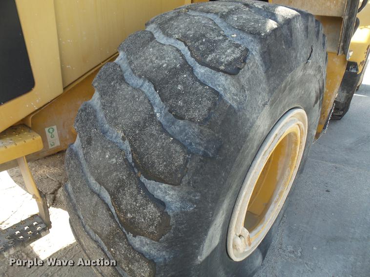 image for item DB6143 2000 Caterpillar 962G wheel loader