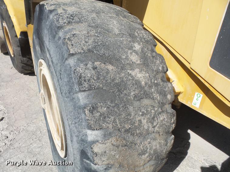 image for item DB6143 2000 Caterpillar 962G wheel loader