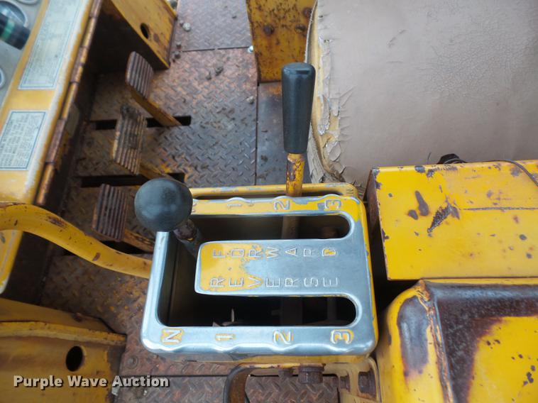 image for item DB6161 1970 Caterpillar 955K track loader