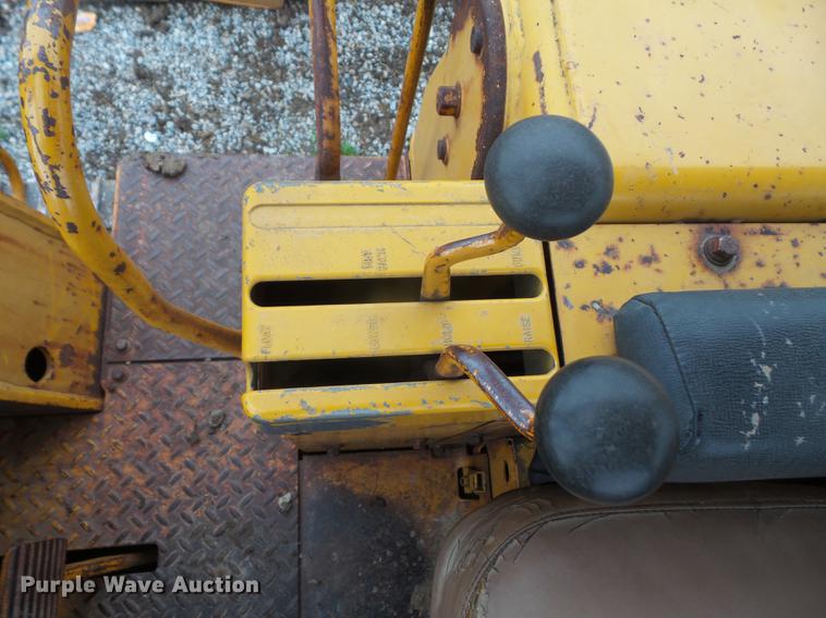 image for item DB6161 1970 Caterpillar 955K track loader