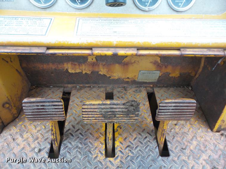 image for item DB6161 1970 Caterpillar 955K track loader