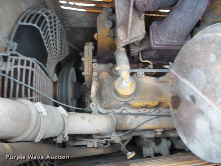 image for item DB6161 1970 Caterpillar 955K track loader