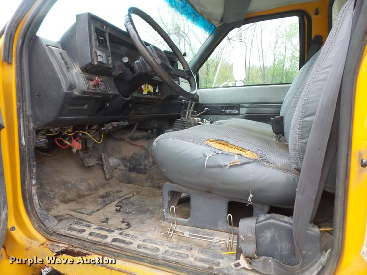 image for item DB6162 1999 GMC C7500 dump truck