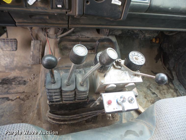 image for item DB6162 1999 GMC C7500 dump truck