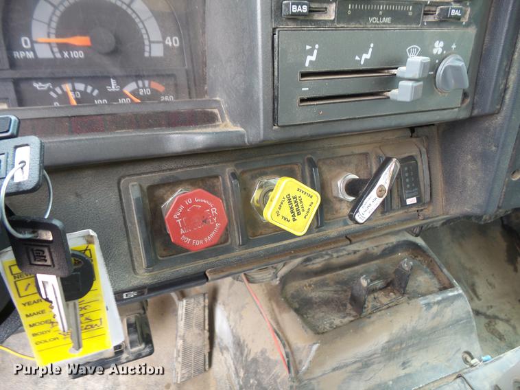 image for item DB6162 1999 GMC C7500 dump truck