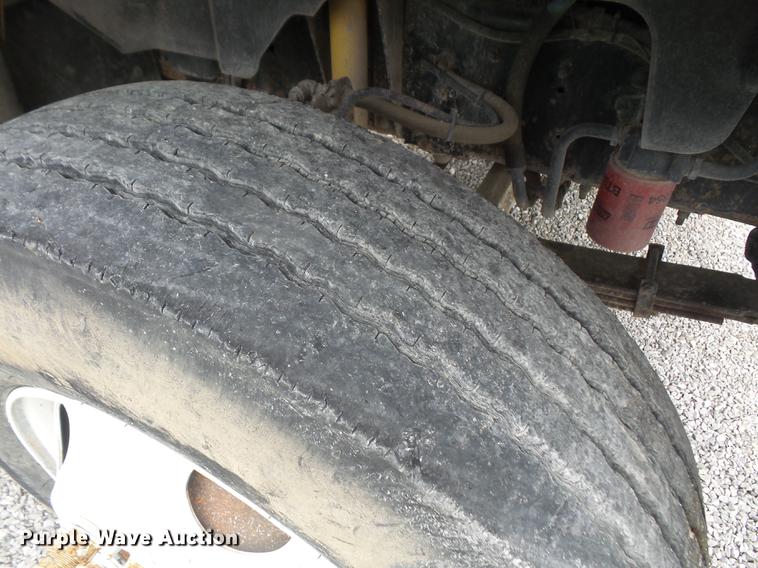 image for item DB6162 1999 GMC C7500 dump truck