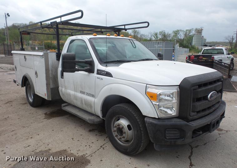 image for item DB6163 2011 Ford F350 Super Duty utility bed pickup truck