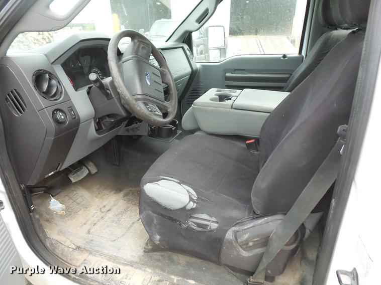 image for item DB6163 2011 Ford F350 Super Duty utility bed pickup truck