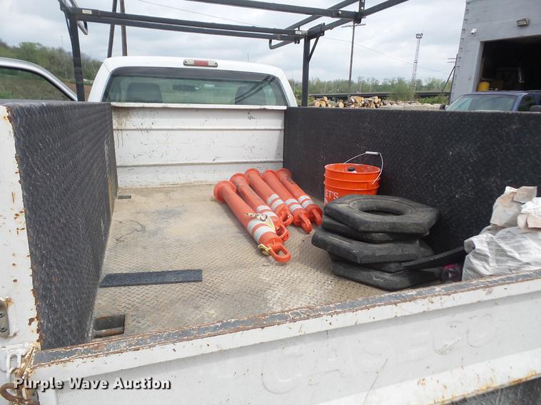 image for item DB6163 2011 Ford F350 Super Duty utility bed pickup truck