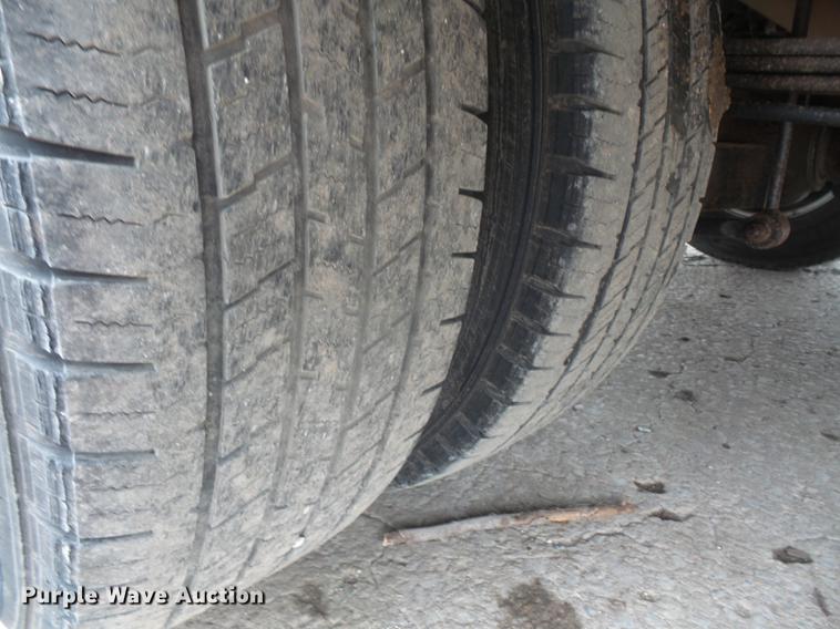 image for item DB6163 2011 Ford F350 Super Duty utility bed pickup truck