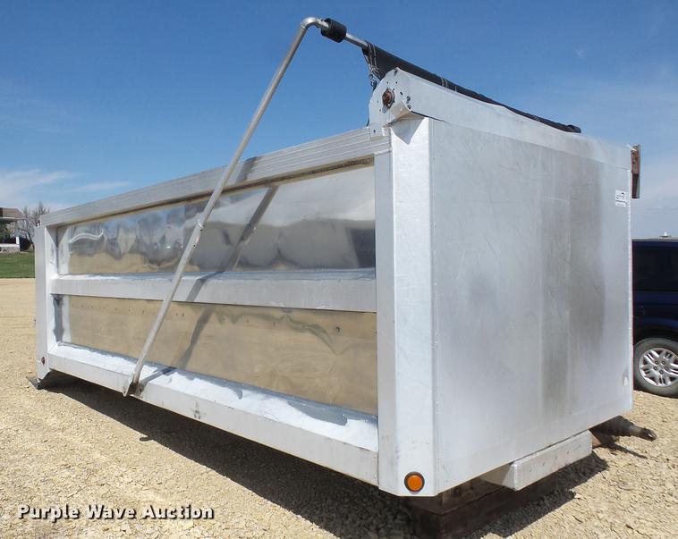 image for item DB6179 2004 Cornhusker 800 dump bed