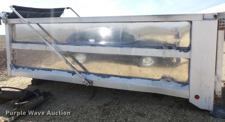 image for item DB6179 2004 Cornhusker 800 dump bed