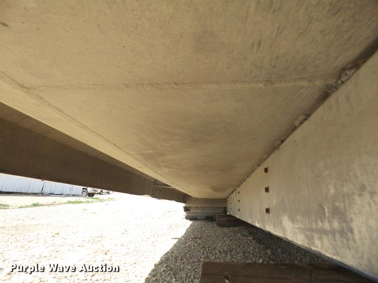 image for item DB6179 2004 Cornhusker 800 dump bed